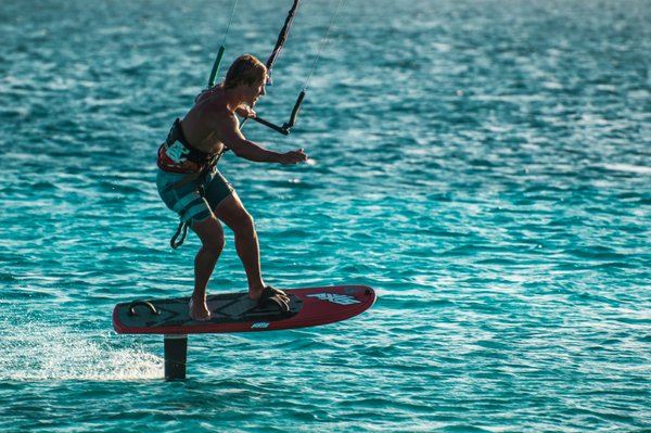 What are the best holiday rentals in the UK for kite surfing?